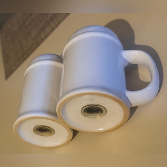 Large Rangetop Salt & Pepper Shaker Set - Picture 8 of 8